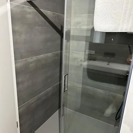 شقة Moderne Maisonette-wohnung