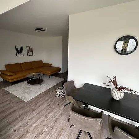 شقة Moderne Maisonette-wohnung باد سالزفلن